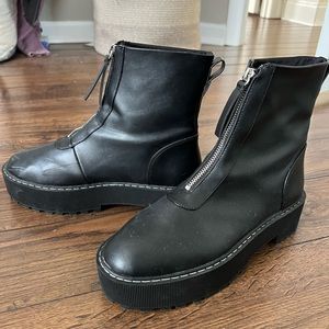 Chunk zip-front boot